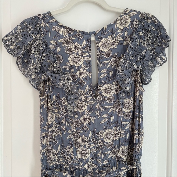 AEO Light Blue Cropped Floral Flutter Sleeve Jumpsuit - Picture 4 of 6